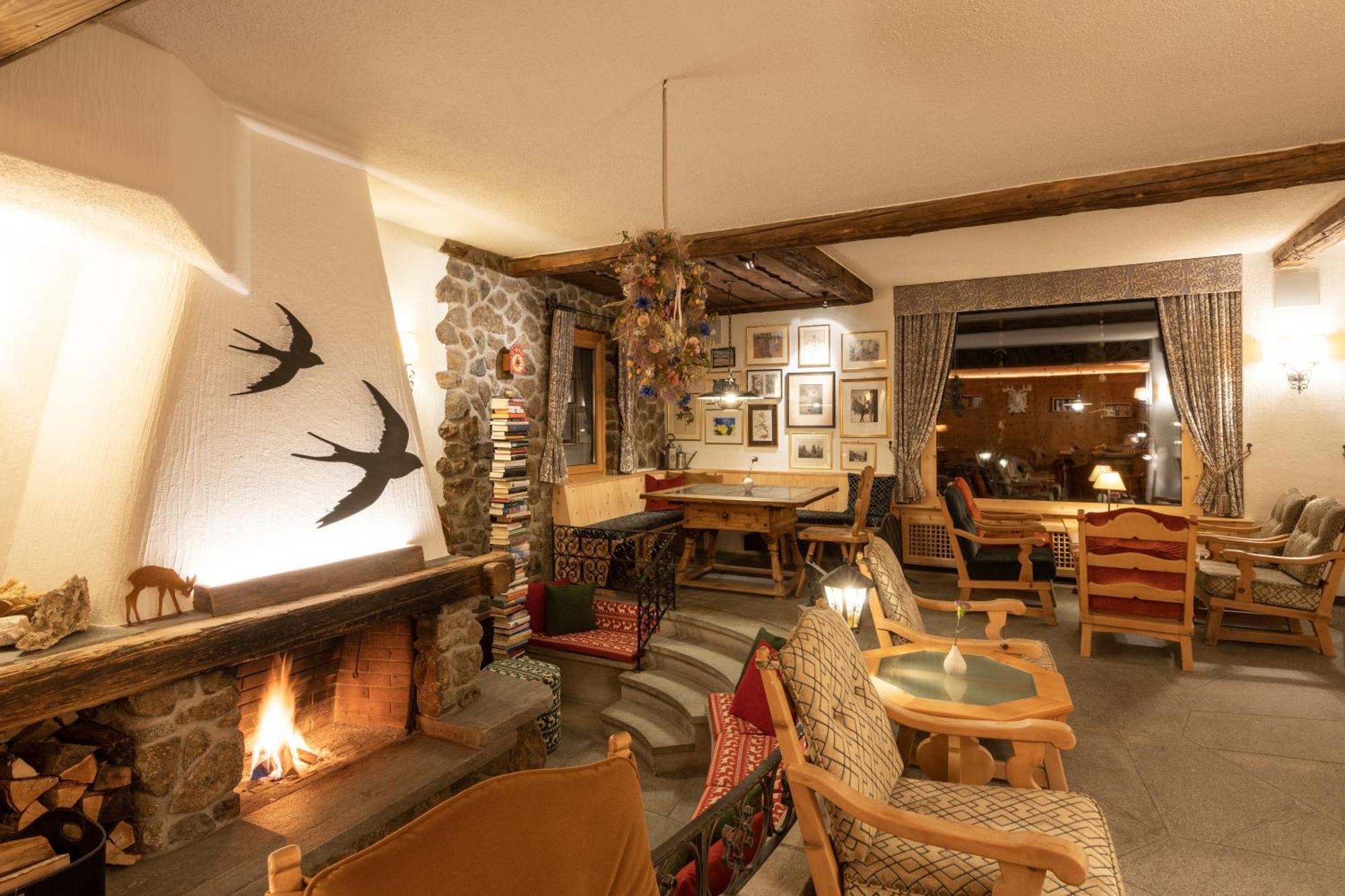 Hotel Chesa Randolina Sils Maria Esterno foto